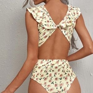 Pale yellow and floral Print Ruffle Trim Backless Bodysuit size XL (12)